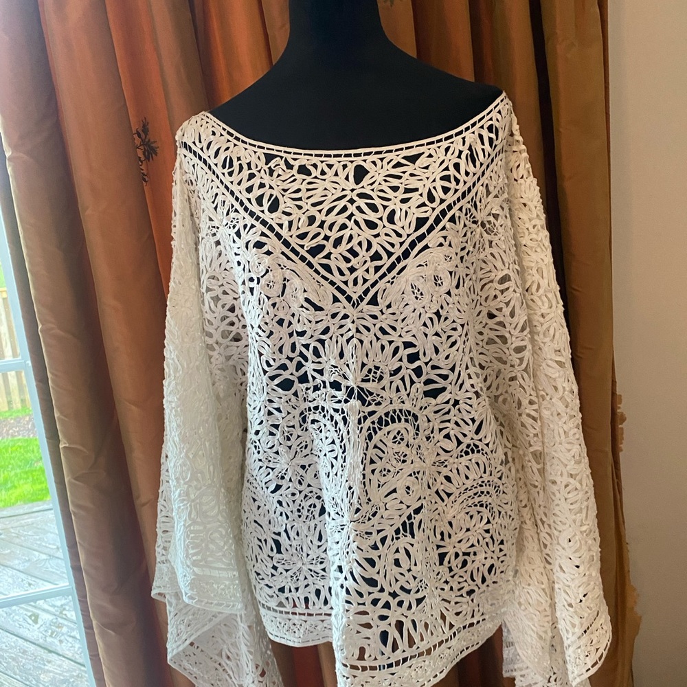 RALPH LAUREN Collection handmade lace woven poncho shawl. NWOT. Size M.
